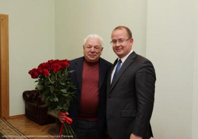 Сергей Карабасов поздравил почётного гражданина Рязани Евгения Баранкина с днём рождения