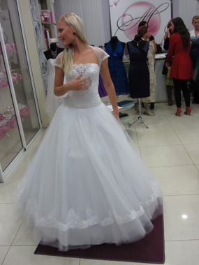 Финалистки конкурса «Мисс Рязань» примерили свадебные платья