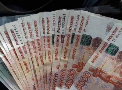 Директор рязанской фирмы задолжал работникам 180 тысяч рублей