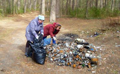 Сотрудники Бельковского лесничества собрали более шести тонн мусора