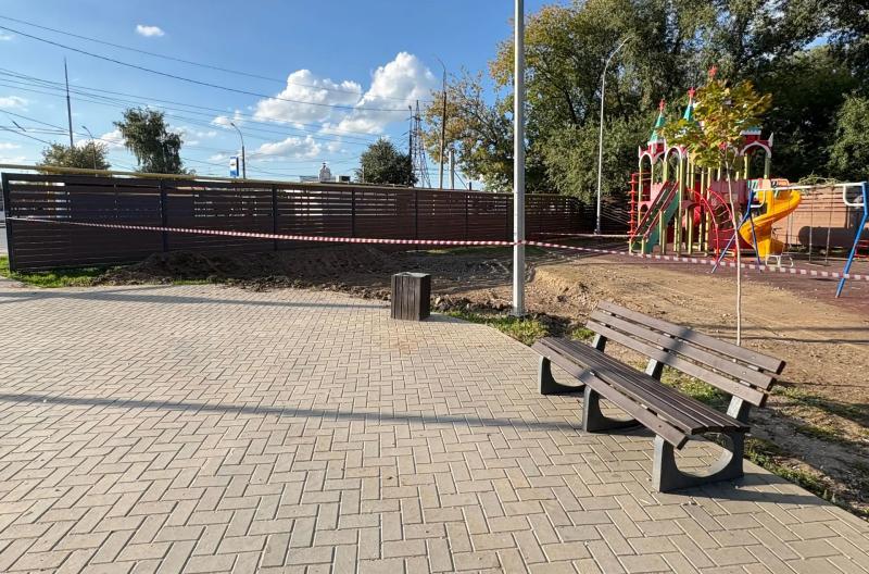 В Рязани продолжают благоустраивать Гвардейский сквер