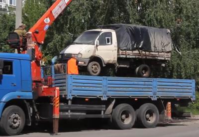 Московский район Рязани продолжают освобождать от автохлама