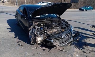 Hyundai Accent врезался в Mazda на рязанском участке М5
