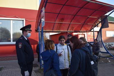 В Сараях полиция проверила, как граждане соблюдают масочный режим