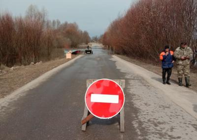 В Ермишинском районе подтопило дорогу к посёлку Сенин-Пчельник