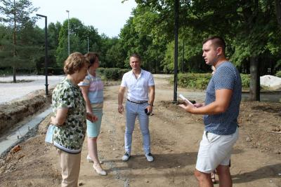 Депутаты усилили контроль благоустройства парка Советско-Польского братства по оружию