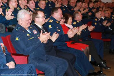 Сергей Карабасов поздравил рязанских десантников с Днём защитника Отечества