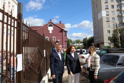 Новый забор у школы №8 в Рязани установят до 21 сентября