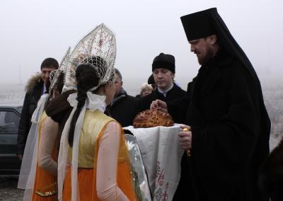 Архиерея Владимира встречали хлебом и солью на Скопинской земле