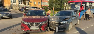 В Рязани при столкновении Nissan и Lada пострадал двухлетний пассажир