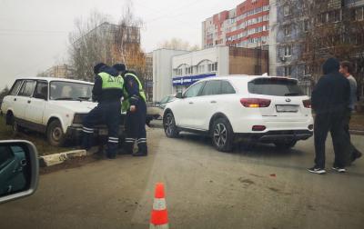 В Дашково-Песочне не разъехались ВАЗ-2104 и Kia Sorrento