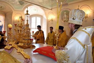 Состоялось освящение престола центрального алтаря Сретенского сбора в Скопине