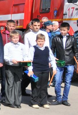 Четверо юных касимовцев награждены за помощь на пожаре