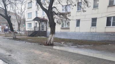 В Новомичуринске из окна девятиэтажки выпала женщина