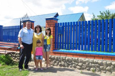 Две многодетные полицейские семьи