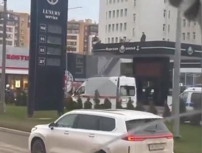 На крыше АЗС «Морская школа» в Рязани заметили огнеборцев