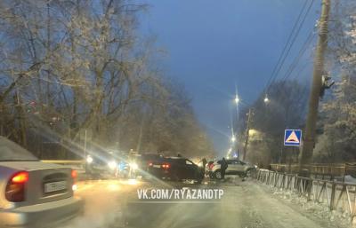 В Приокском столкнулись несколько автомобилей