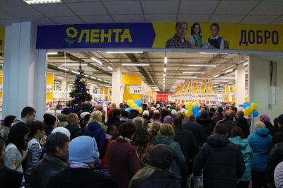 В Рязани в гипермаркете «Лента» рабочий упал с высоты