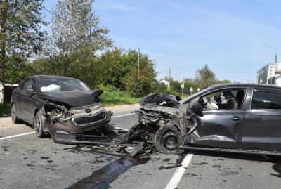 В Путятино лоб в лоб столкнулись Skoda Rapid и Volkswagen Polo