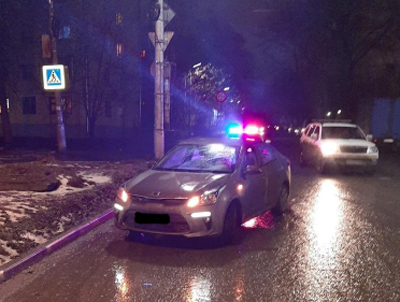 На улице Фирсова иномарка сбила женщину на пешеходном переходе