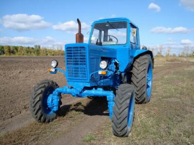В селе Дядьково с территории сельхозпредприятия украли трактор