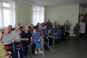 Сотрудники следственного управления СКП по Рязанской области поздравили с ветеранов с предстоящим праздником Победы