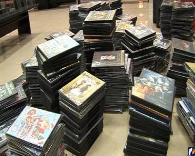 В рамках операции «Контрафакт» рязанские стражи порядка изъяли поддельные DVD-диски и одежду