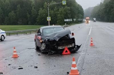 На трассе под Ряжском пострадал пассажир Audi A6, столкнувшейся с фурой