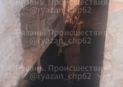 Жители дома на улице Кутузова в Рязани пожаловались на затопленный подвал
