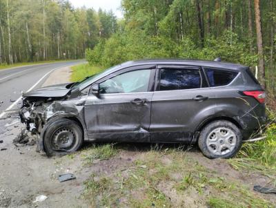 На трассе под Рязанью столкнулись Lada Priora и Ford Kuga, пострадали два человека