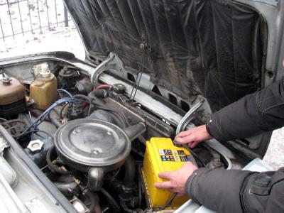 В Дашково-Песочне автоворы украли два аккумулятора
