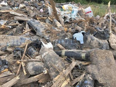В районе рекультивированной свалки в Хамбушево сваливают строительный мусор