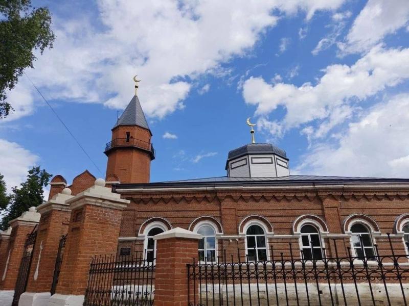 В Касимове установили новый полумесяц на минарет новой мечети