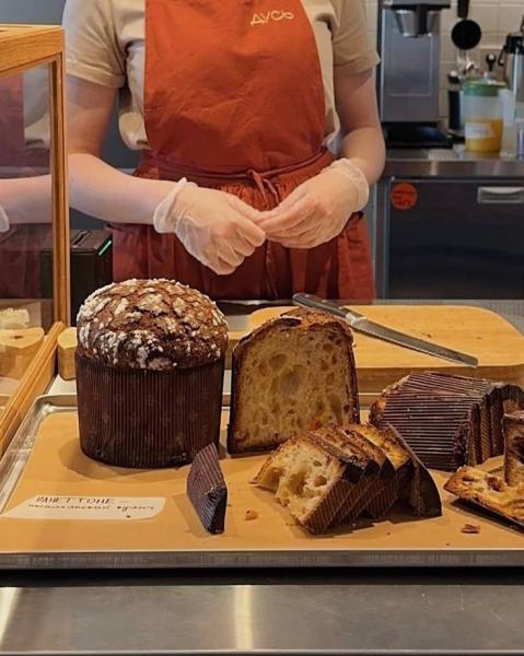 Рязанские пекарни испекли куличи с цукатами, фисташковой начинкой и зефиром