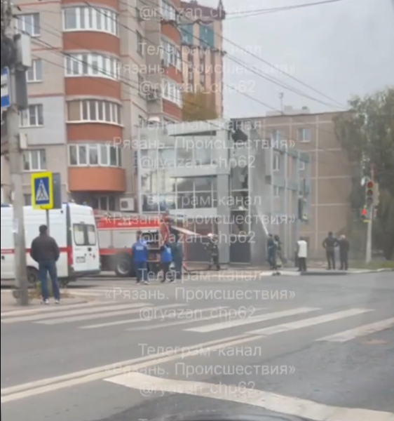 На улице Семашко в Рязани загорелось офисное здание
