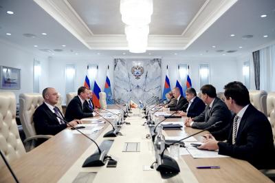 Павел Малков провёл рабочую встречу с руководителем Федерального дорожного агентства Романом Новиковым