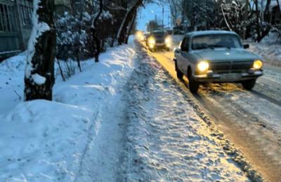 Рязанцы вновь жалуются на заваленные снегом тротуары