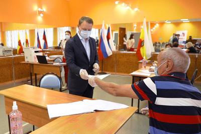 Аркадий Фомин принял участие в голосовании по Конституции РФ