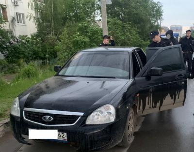 В Рязани полиция пресекла слив бензина из припаркованных автомашин