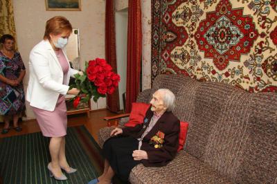 Елена Сорокина поздравила со 100-летним юбилеем Прасковью Алексеевну Турчанову