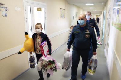 Из Рязанской ОДКБ выписали 8-летнюю рязанку, спасённую на пожаре с четырьмя погибшими