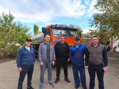 Артём Бранов передал в Херсонскую область автомобиль для доставки воды