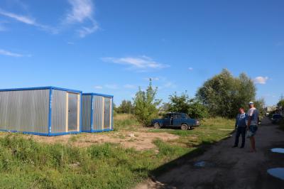 На стройплощадке под школу в Семчино появились вагончики