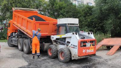 В Рязани залатали более 500 квадратных метров дорожного полотна