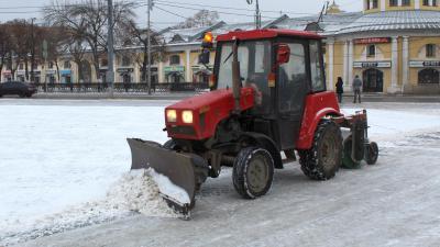 В Рязани улицы от снега убирают круглосуточно