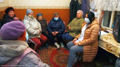 Жителям посёлка Никуличи разъяснили вопросы вакцинации от COVID-19