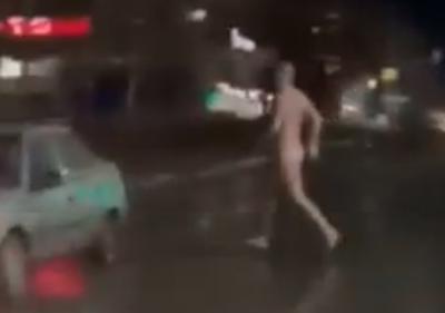 В Рязани водитель врезался в такси и сбежал голым с места ДТП