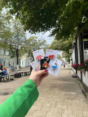 В Рязани можно купить зверей Мещëры в виде значков