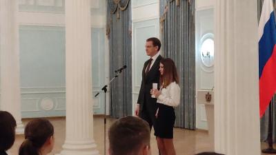 Павел Малков вручил паспорта рязанским школьникам