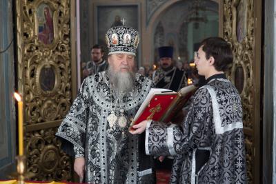 Владыка Вениамин совершил литургию в Преображенском храме Рязани